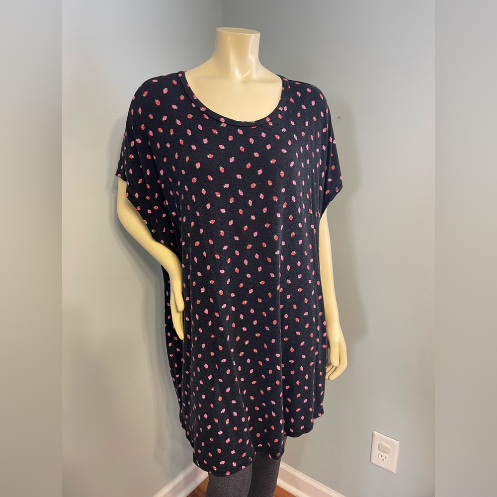Torrid 3X(22-24) Super Soft Sleep Gown with Pink&Red Strawberry Print